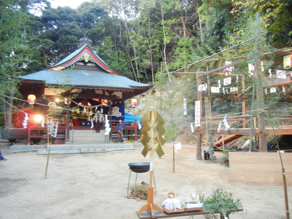 石屋神社