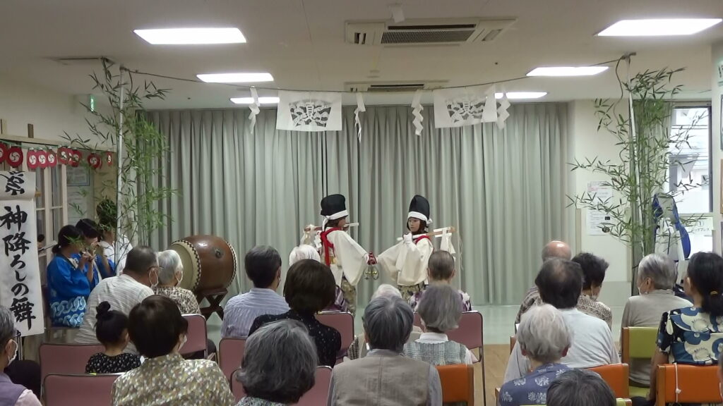 神降しの舞の写真