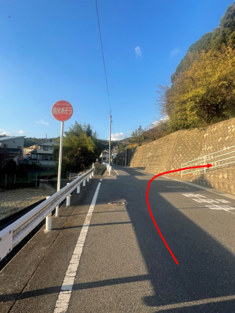 石屋神社の石段ルートの入り口付近の写真