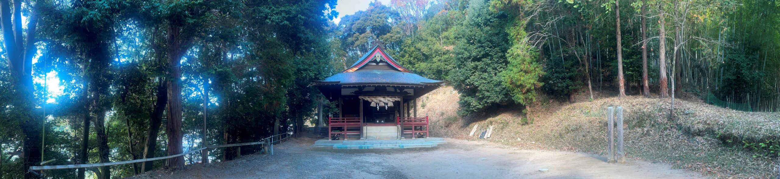 お昼の石屋神社