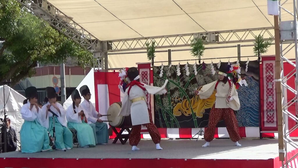 春こい祭りでの幣の舞